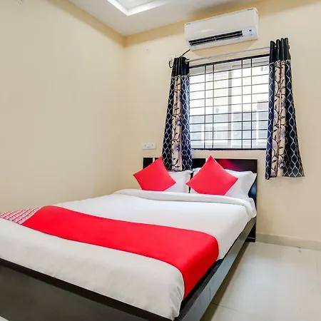 Oyo 46419 Moon Light Hospitality Hotel